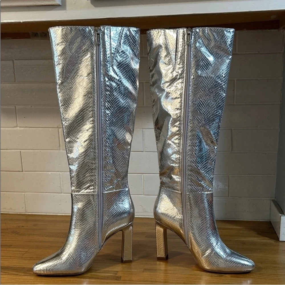 Jessica Simpson shiny metallic
